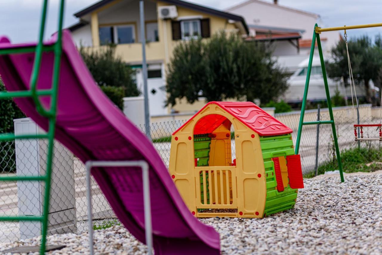 Holiday Home Aria Nin Exterior foto