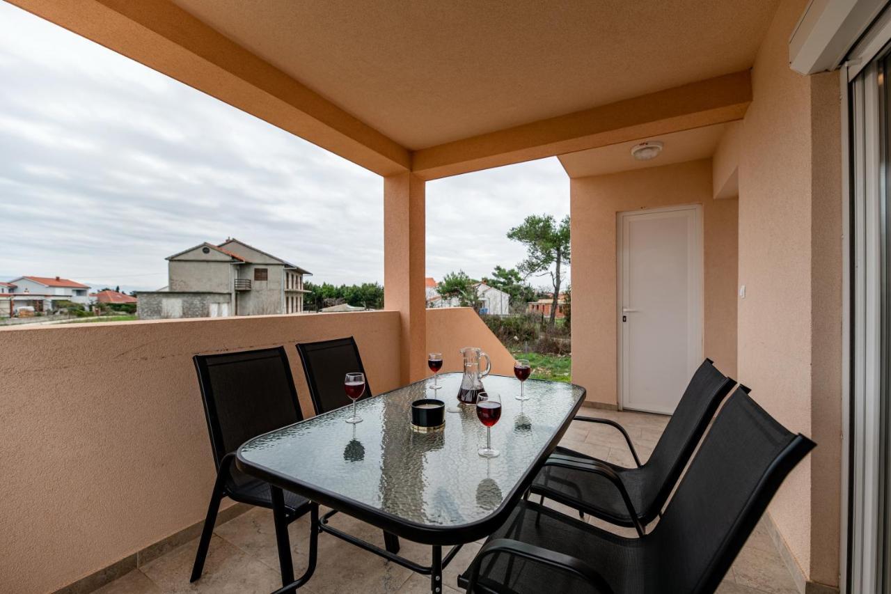 Holiday Home Aria Nin Exterior foto