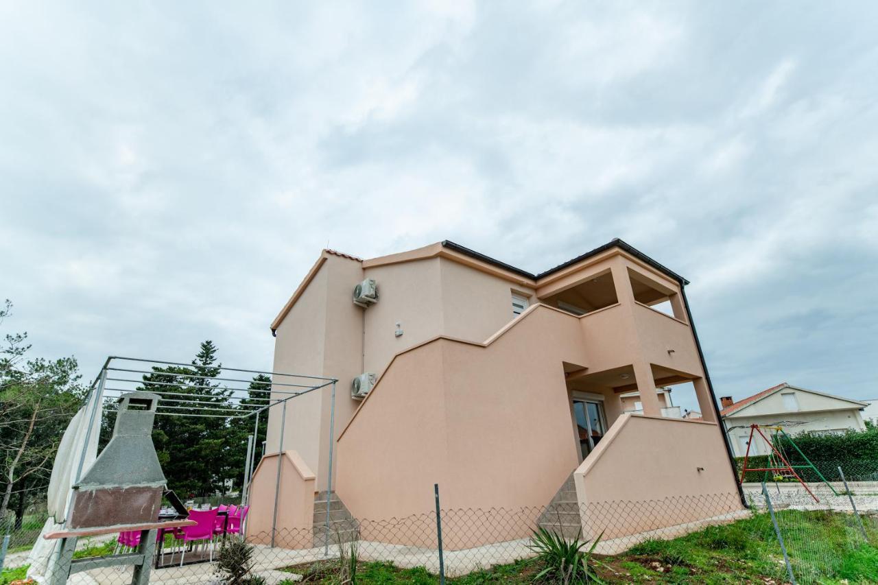 Holiday Home Aria Nin Exterior foto